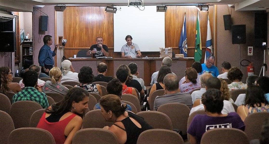 ASSEMBLÉIA NO SINPRO-RIO APROVA PARALISAÇÃO DOS PROFESSORES NO DIA 15 DE MARÇO
