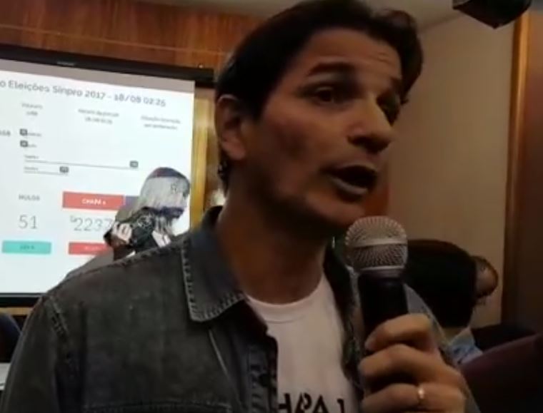 Oswaldo Teles da Chapa 1 foi reeleito presidente do Sinpro-Rio, com 70% dos votos