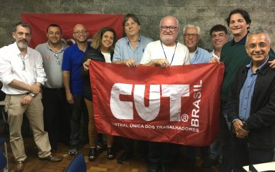 Por aclamação, Sinpro Petrópolis se filia à CUT