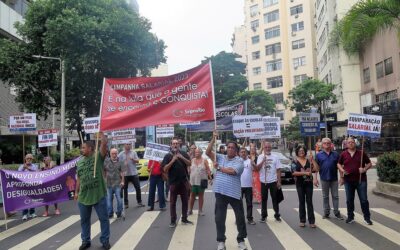 SINPRO-RIO LANÇA CAMPANHA SALARIAL 2023 COM ATO EM FRENTE AO METRÔ DE BOTAFOGO