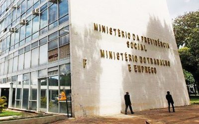 FETEERJ DENUNCIA A ESTÁCIO NO MINISTÉRIO DO TRABALHO POR DESCUMPRIMENTO DA CLT