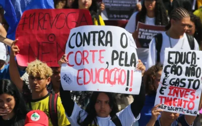 LULA SANCIONA LEI DO NOVO ENSINO MÉDIO, MAS VETA MUDANÇA NO ENEM