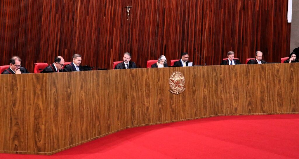 TSE CONDENA CLAUDIO CASTRO A 8 ANOS DE INELEGIBILIDADE